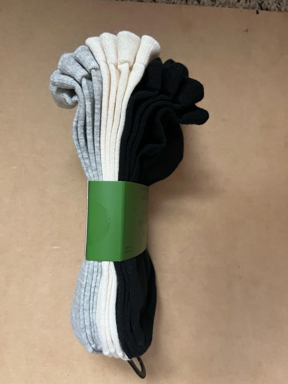 Kate Spade 6 Pairs Quarter Socks in Black, Grey & White Size 4-10 NWT